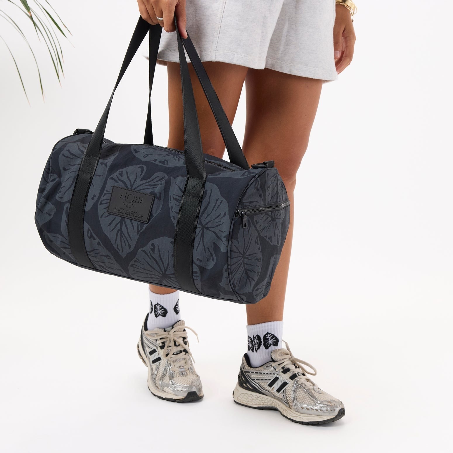 ALOHA Collection Kalo Sporty Duffle - Black | Olivia Clare Boutique display picture 1