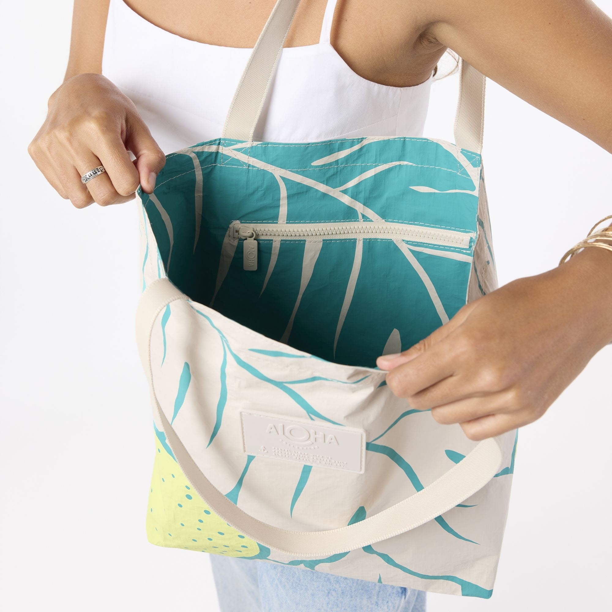 マナオラハワイ ALOHA Collection Ulu Nui Reversible Tote - Dark Teal/Sandstone